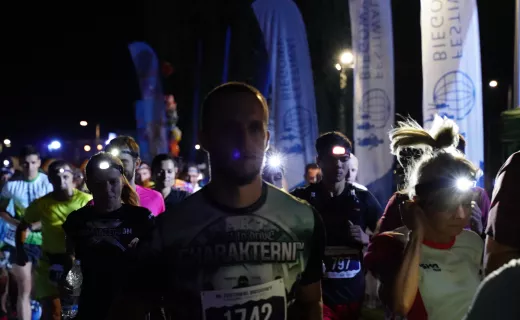 Ostatnie piątkowe zmagania na Festiwalu Biegowym. Ruszył Bieg Nocny na 7 km - 24